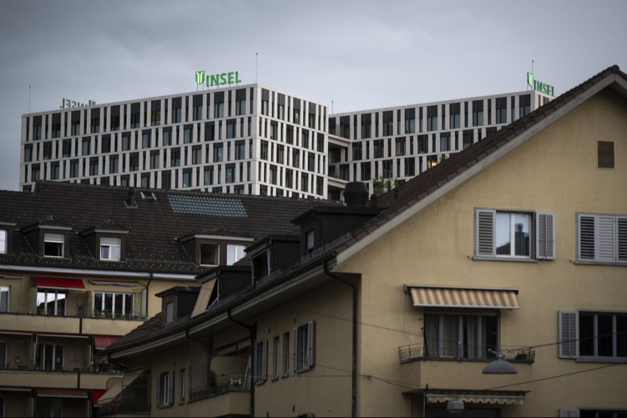Eine Kaderperson der Direktion Immobilien und Betrieb soll Rechnungen gefälscht und Geld veruntreut haben.