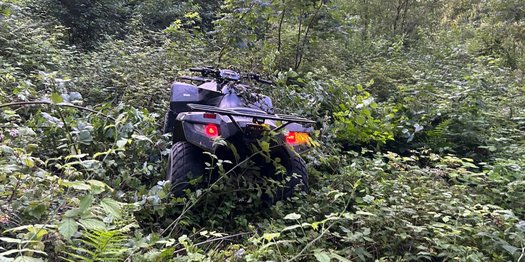 berlingen-tg-quadfahrer-36-st-rzt-abhang-hinab