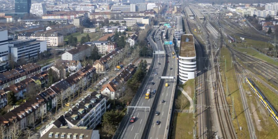 Der Wirtschaftsstandort Basel ist aus Sicht der Allianz wegen des Dauerstaus auf der Osttangente immer schlechter erreichbar. (Archivbild)