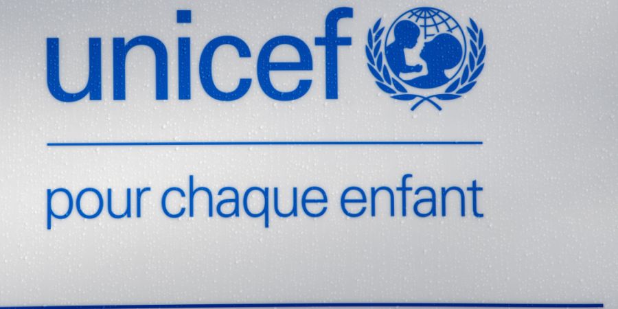 Kinder sind körperlich nicht so robust wie Erwachsene und leiden deshalb besonders unter Klimaextremen, wie es in einem Unicef-Bericht hiess. (Archivbild)