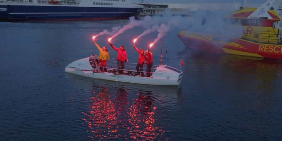 Mission abgeschlossen: In einem Ruderboot haben die vier Schweizer Abenteurer den Arktischen Ozean durchquert und dabei mindestens vier Rekorde aufgestellt.