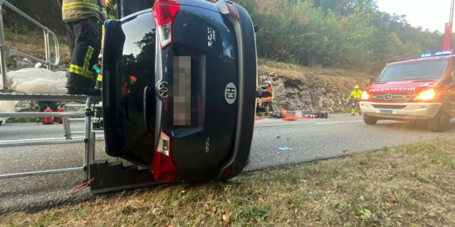 Das Auto der 68-jährigen Lenkerin ist nach dem Selbstunfall schrottreif.
