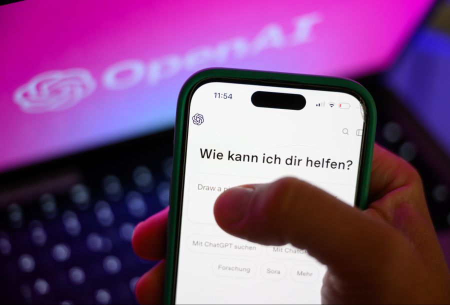 OpenAI will mit Werbung die hohen Betriebskosten von ChatGPT finanzieren.