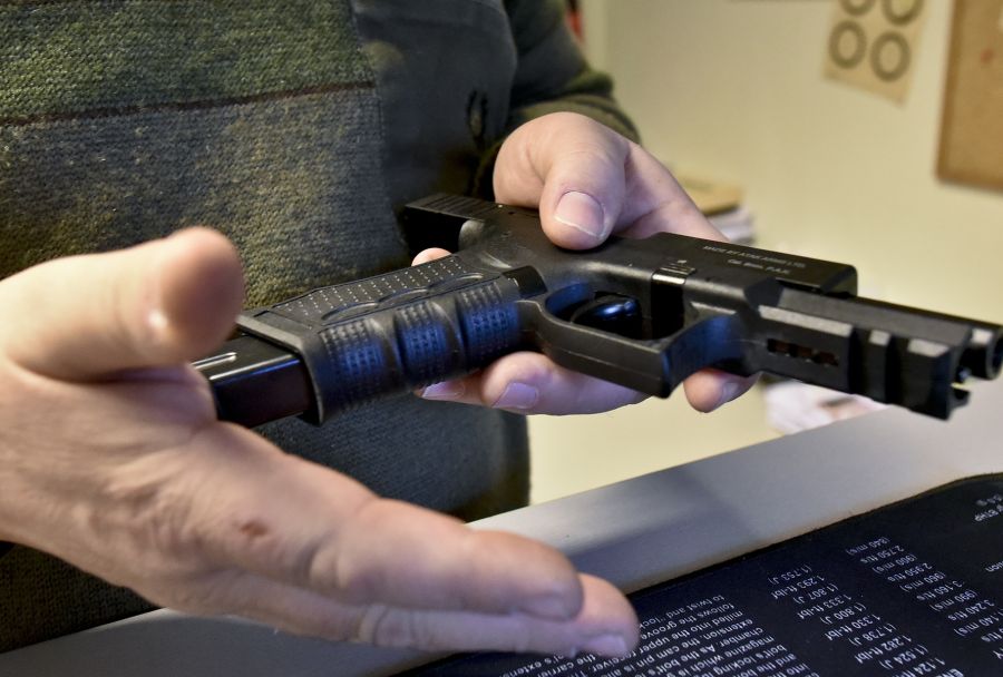 So attackierte kürzlich ein 15-Jähriger einen Mafiaboss in Hamburg mit einer Schreckschusspistole. (Symbolbild)