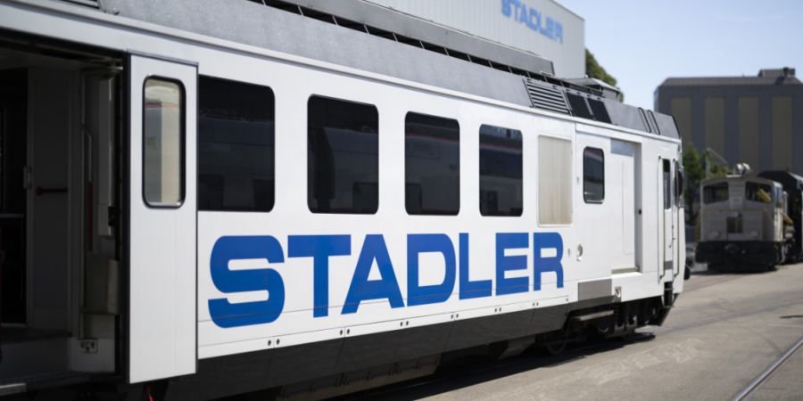 Der Zugbauer Stadler Rail hat mit seinen Halbjahreszahlen die Erwartungen der Analysten auf fast allen Ebenen klar übertroffen. (Archivbild)