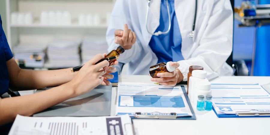 Ärztin Meeting Gesundheitspersonal Arbeit
