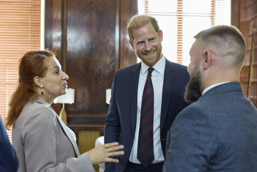 Eine Journalistin berichtet vom ersten Kennenlernen mit Prinz Harry.