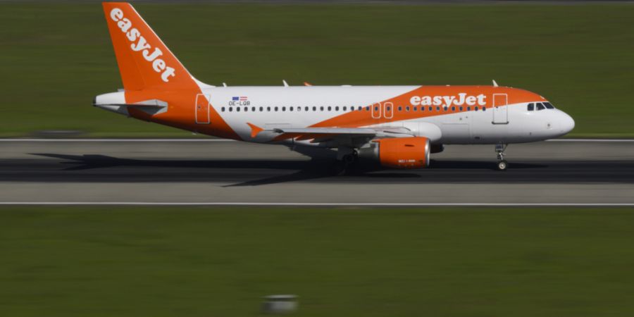 Im Übernahmepoker um Easyjet hat der US-Finanzinvestor Apollo sein Interesse angemeldet. Apollo überbietet dabei den von der US-Investmentgesellschaft Castlelake gebotenen Kaufpreis.(...
