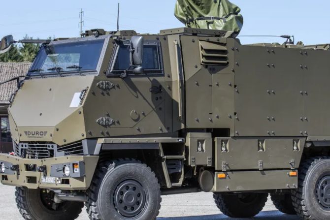 Militärfahrzeug neun verletzte