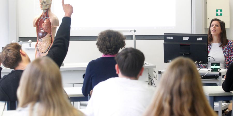 Die Baselbieter Regierung soll bei Hitze in Klassenzimmern genauer hinschauen. (Symbolbild)
