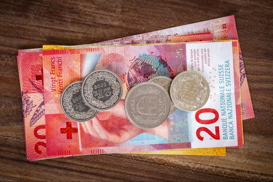 Auch den Chefinnen und Chefs des Versicherers Axa Schweiz steht ein Budget «für punktuelle kleinere Aufmerksamkeiten» zur Verfügung.