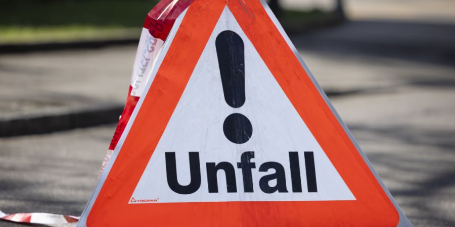 Ein Motorradunfall forderte am Sonntagabend zwei Verletzte. (Symbolbild)