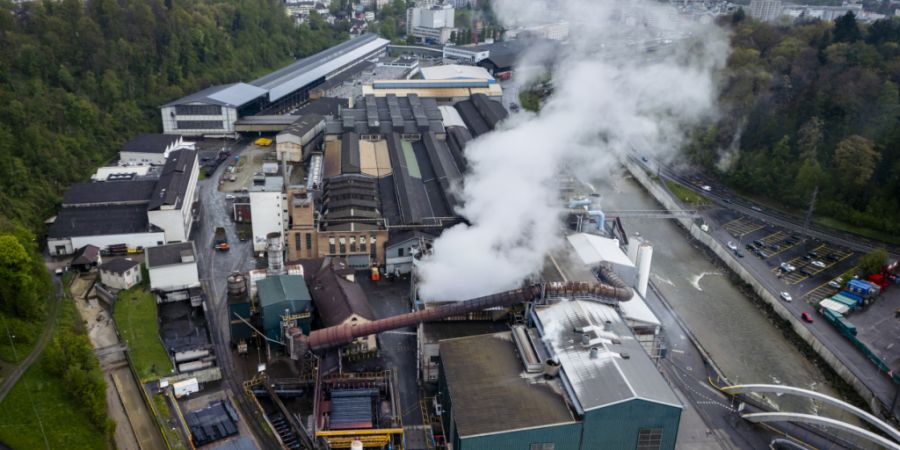 Die Stahlproduktion in Emmenbrücke hat eine lange Tradition. (Archivaufnahme)