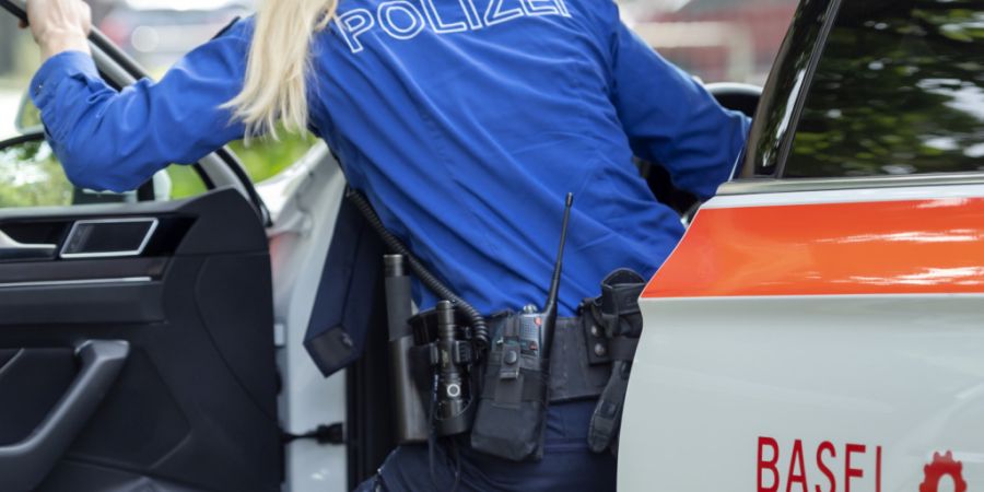 Mit einem «Grosseinsatz» hat die basellandschaftliche Polizei in Arlesheim einen 18-Jährigen mit einer Stichwaffe «angehalten». (Archivbild)