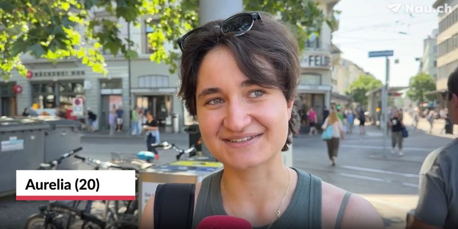 Nau.ch hat in Zürich die Meinung der Passanten eingeholt. Die meisten arbeiten rund 8,5 Stunden pro Tag, so auch Aurelia (20).