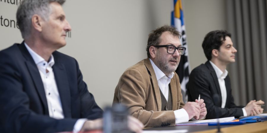Der Bündner Polizeikommandant Walter Schlegel, Regierungsrat Peter Peyer und Niculin Mosca, Amtsleiter des Amt für Migration und Zivilrecht (von links) mussten sich in den vergangenen...