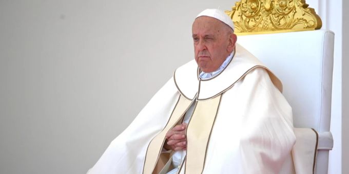 Der Gesundheitszustand von Papst Franziskus hat sich verbessert, und er kommt nun ohne Atemmaske aus. (Archivbild) Papst Franziskus