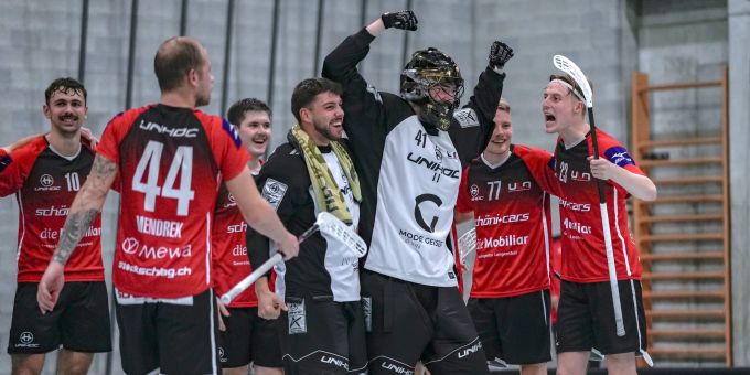 Ein hartes Stück Arbeit für ULA im Bündnerland. Unihockey ULA