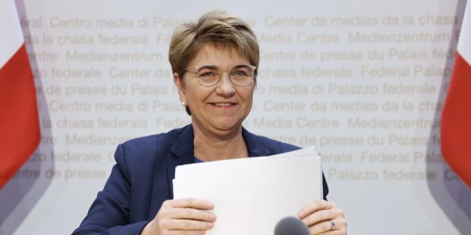 Viola Amherd hört auf. Wer ihre Nachfolge antritt, wird sich im März entscheiden. Viola Amherd