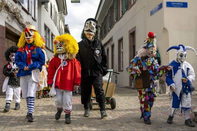 Wenn es um den Nachwuchs geht, steht die Fasnacht mit zahlreichen anderen Aktivitäten in Konkurrenz, findet Robi Schärz. (Archivbild) basler fasnacht