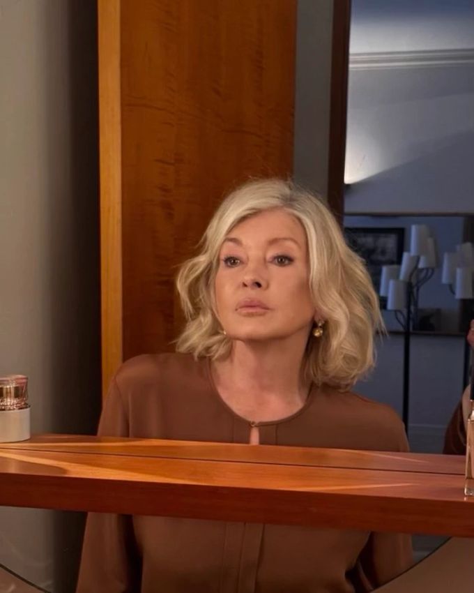 Falten? Hat Martha Stewart offenbar keine. Die 83-Jährige zeigt sich mit glatter und strahlender Haut. Martha Stewart