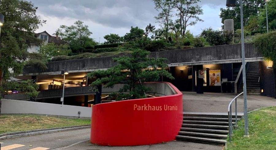 Das Parkhaus Urania in Zürich in der Aussenansicht.