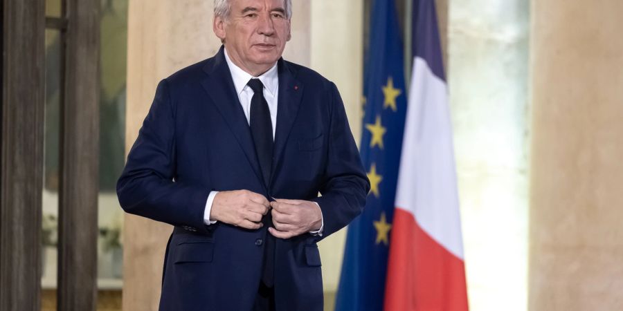 bayrou misstrauensvotum