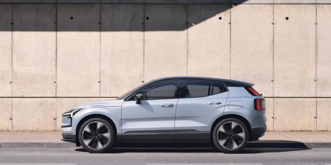 Volvo XC30: Bei 36 Monaten Laufzeit beginnt der Abo-Preis laut Volvo bei etwa 700 Franken im Monat. Auto-Ratgeber: Volvo XC30