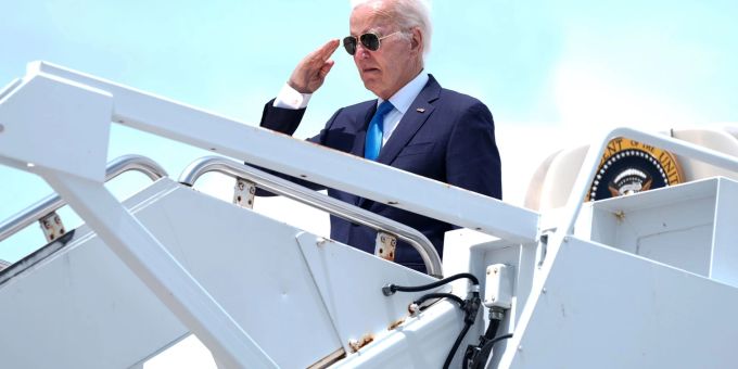 Biden: «Nichts kann der Rettung unserer Demokratie im Wege stehen, auch nicht persönlicher Ehrgeiz.» Biden: «Nichts kann der Rettung unserer Demokratie im Wege stehen, auch nicht persönlicher Ehrgeiz.»