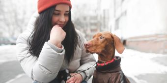 Frau mit Hund