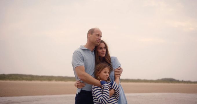 Ein Papa ohne Bart war Prinzessin Charlotte zuerst lieber. Jetzt darf Prinz William seine Gesichtsbehaarung aber so stehen lassen. (Archivbild) William, Kate und Charlotte