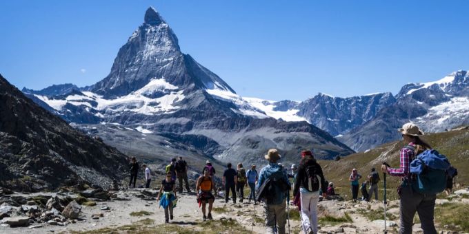 In Zermatt wird eine Eintrittsgebühr für Tagestouristen diskutiert. zermatt tourismus