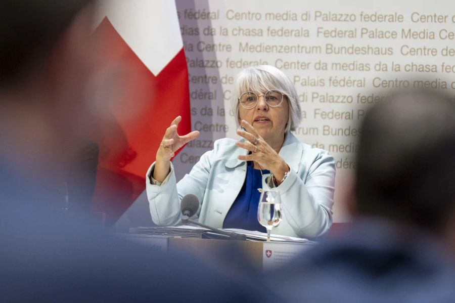 Elisabeth Baume-Schneider musste dies vor den Medien verkünden.