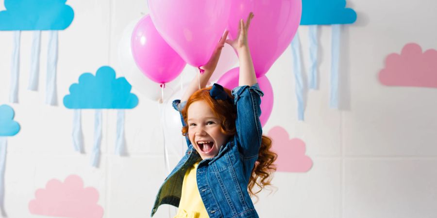 Mädchen mit Ballons