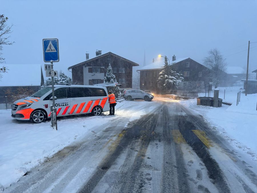 Es kam zu Strassensperren.