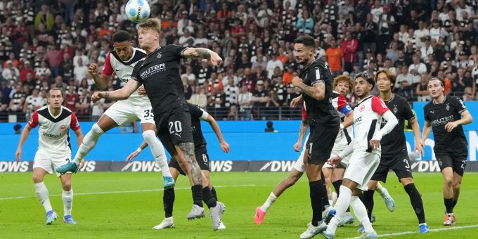Eintracht Frankfurt feiert gegen Mönchengladbach einen Sieg in der Bundesliga. Bundesliga