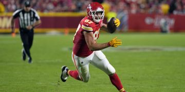 travis Kelce football spiel