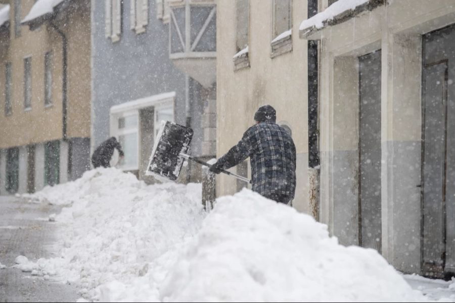 In den Bergen wird von Sonntag bis Donnerstag bis zu ein Meter Neuschnee erwartet.