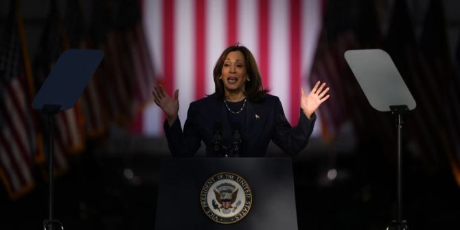 kamala harris an podium