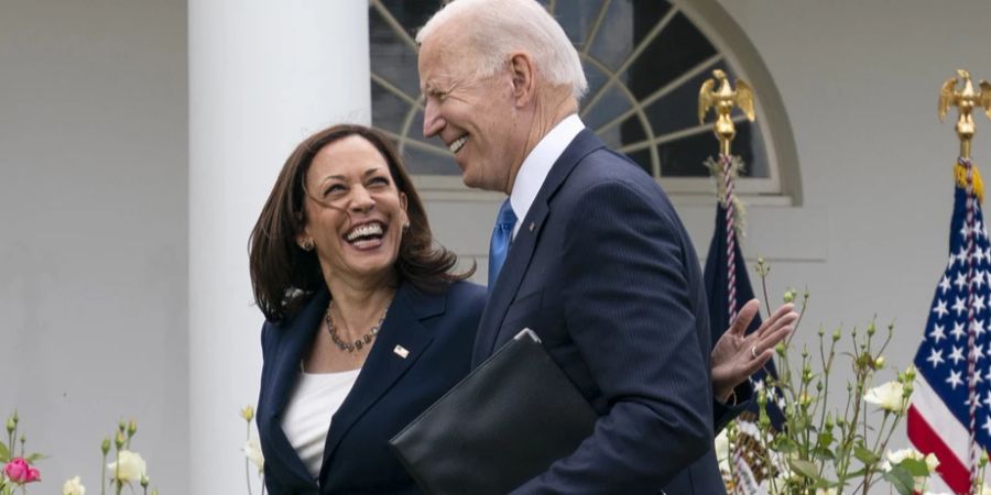 Harris und Biden glücklich auf einem Foto vereint: Das wird es in der heissen Wahlkampf-Endphase nicht mehr geben.