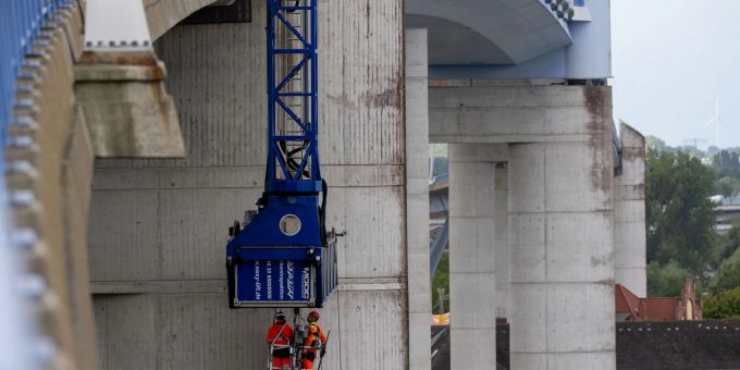 Jede Brücke in Deutschland durchläuft alle sechs Jahre eine Hautüberprüfung. (Archivbild) Jede Brücke in Deutschland durchläuft alle sechs Jahre eine Hautüberprüfung. (Archivfoto)