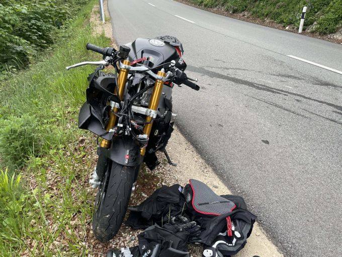 An den Motorrädern entstand ein Sachschaden. Sachschaden