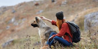 Frau mit Hund, Wanderung, Ausflug