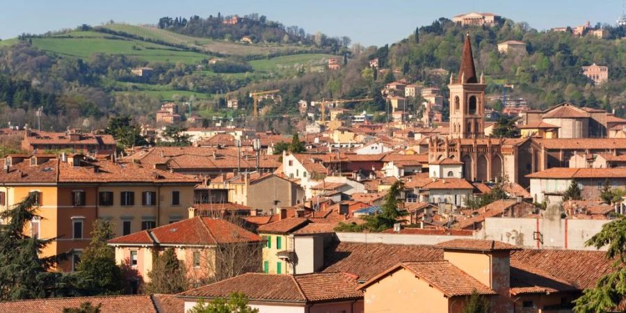 Die Stadt bemüht sich bislang erfolglos, ein neues Zuhause für den Rentner zu finden.