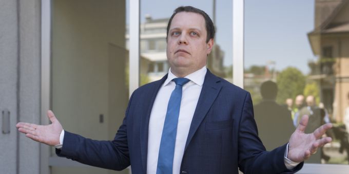 Der ehemalige Zürcher SVP-Präsident Patrick Walder steht vor Gericht. svp gericht