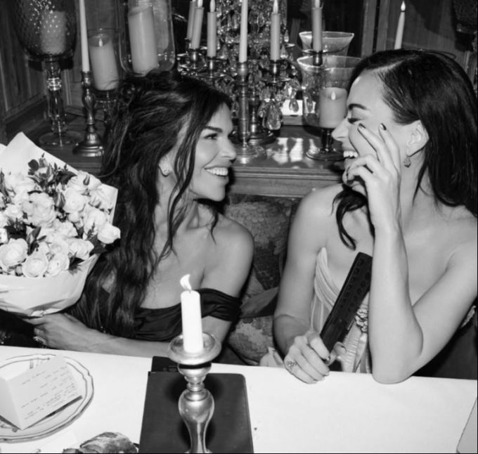 Lauren Sánchez und Katy Perry beim Junggesellinnenabschied in Paris. Lauren Sanchez