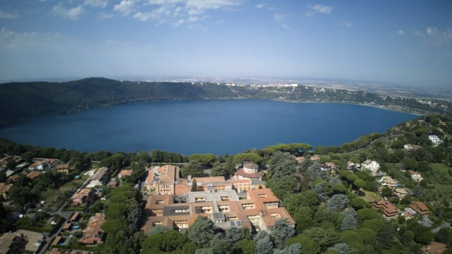 Papst Leo verbringt im Juli zwei Wochen Ferien in der päpstlichen Sommerresidenz Castel Gandolfo.