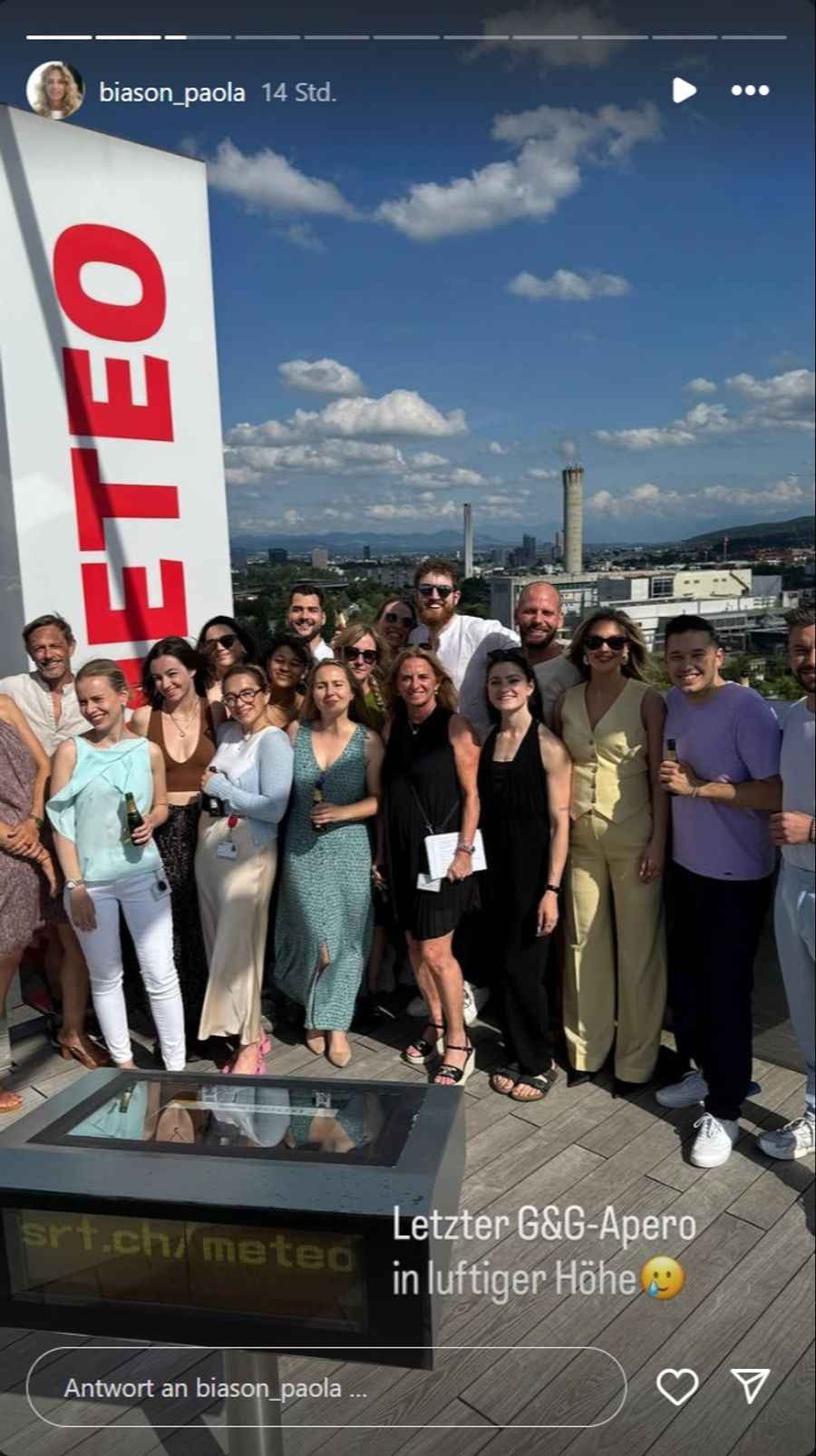 SRF: Das Team von «G&G» stiess auf dem «Meteo»-Dach auf den letzten gemeinsamen Arbeitstag an.