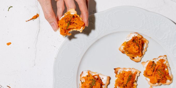 Gründer Juval Kürzi stellt mit seinem Team und der Wild Foods GmbH veganen Lachs aus Rüebli her. Wild Foods