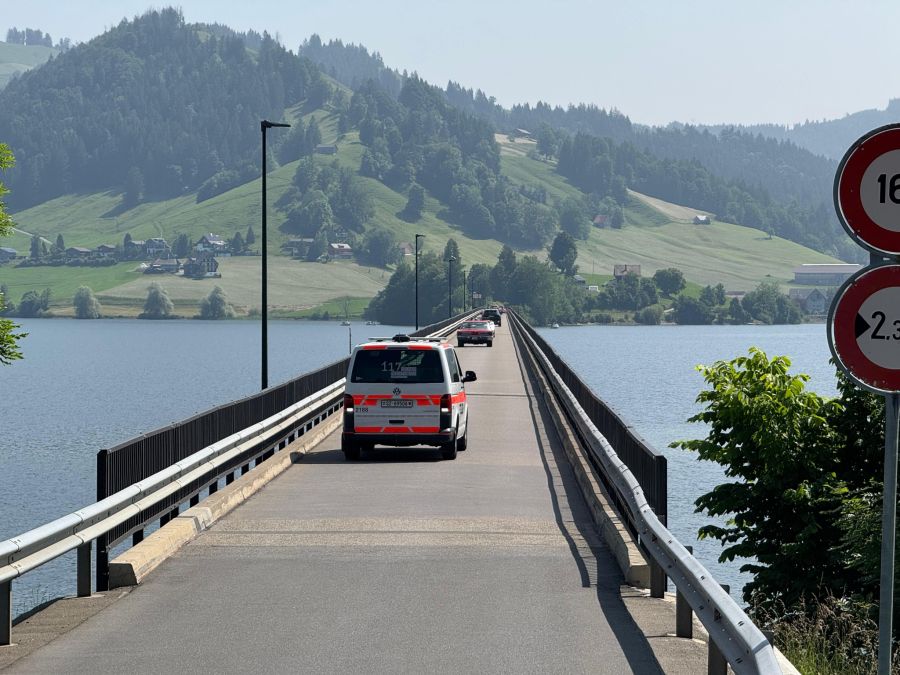 Am Donnerstag musste die Polizei zu einem Verkehrsunfall in Willerzell SZ ausrücken.
